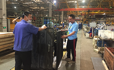 Engine transport and packaging services